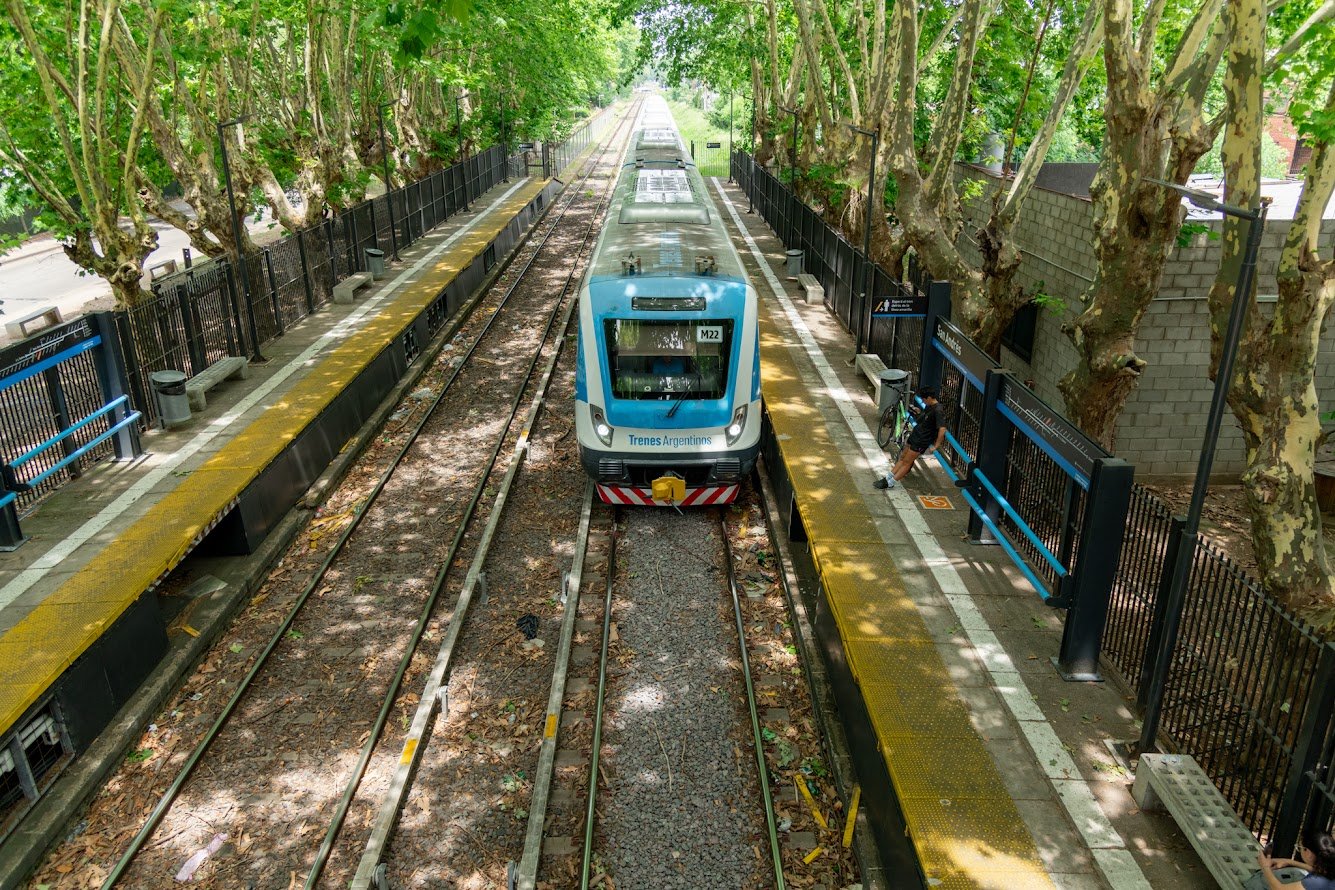 El tren Mitre circulará con servicio limitado durante el fin de semana largo 
